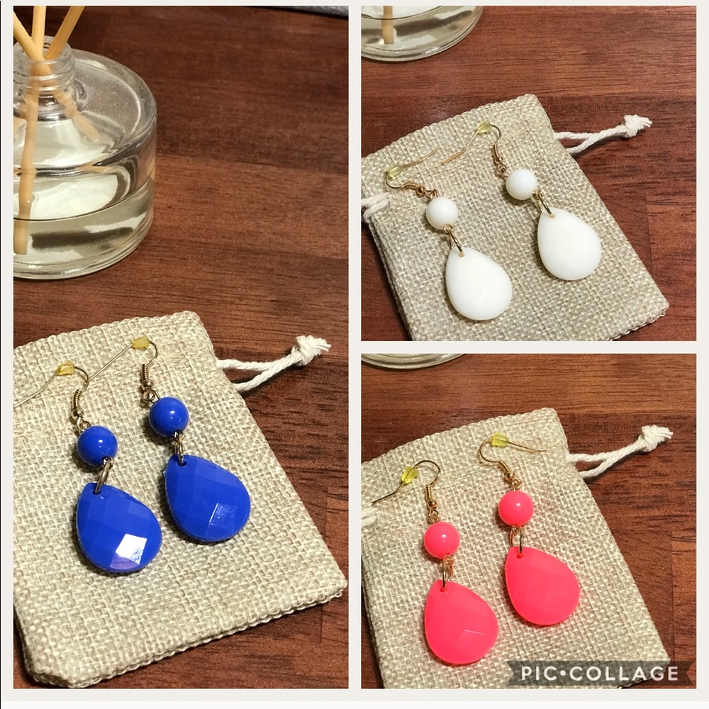 Bundle three pairs of drop earrings